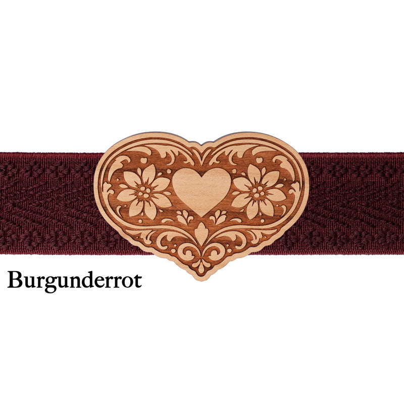 Dirndl Schnalle aus Holz mit dunkelrotem Band im klassischen Trachtenstil