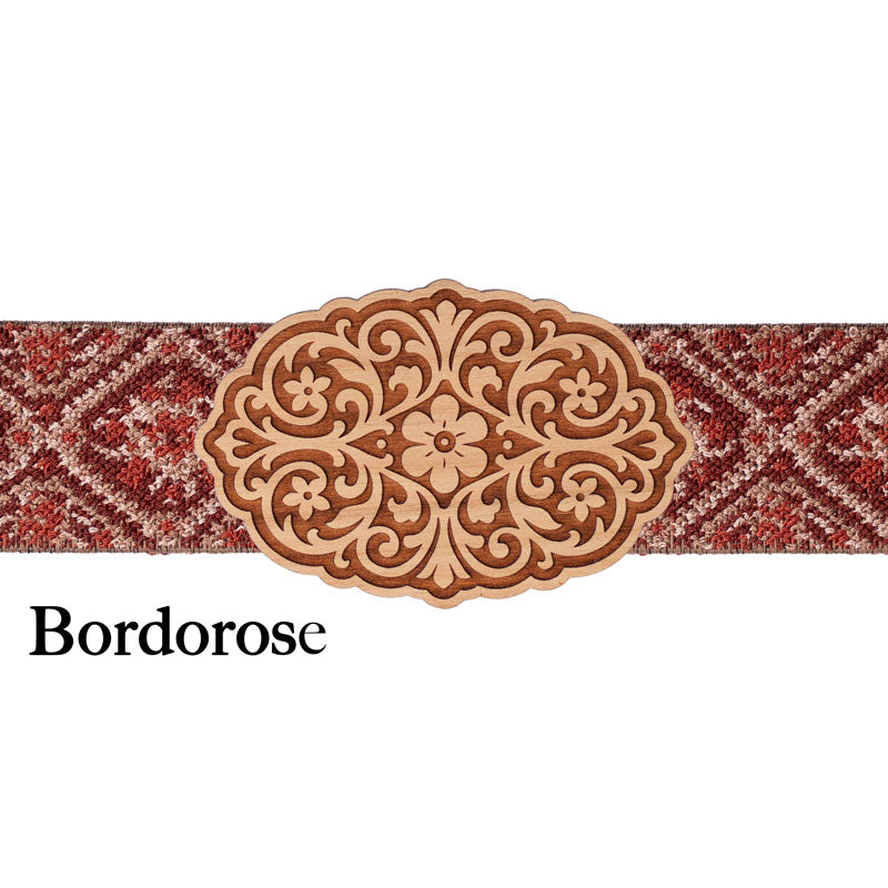 Schürzenschließe Holz mit bordeauxrotem Band