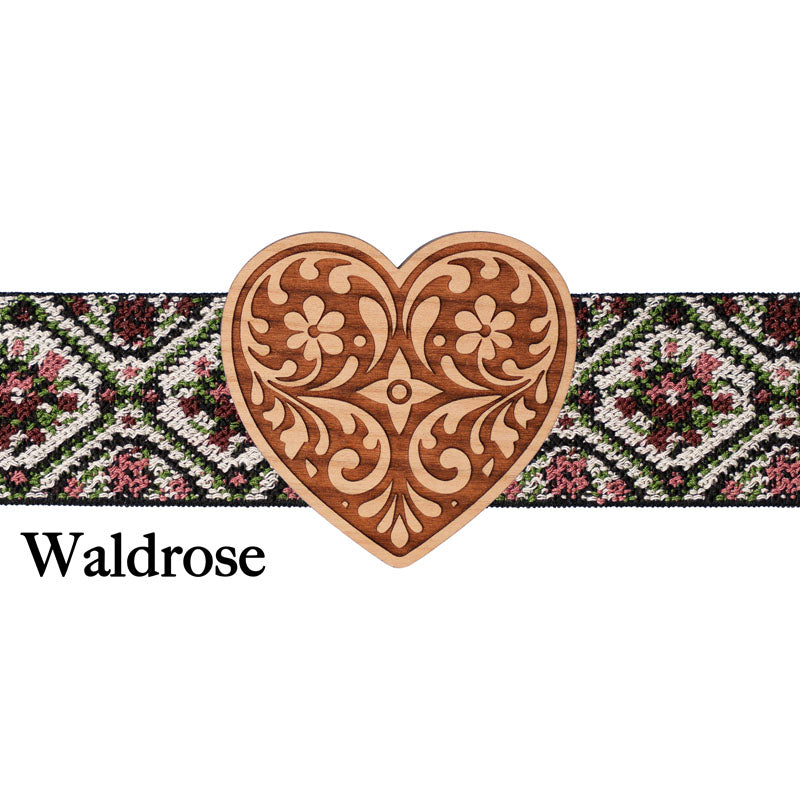 Maschd Schürzenschließe Herzform Holz mit floral gemustertem Band
