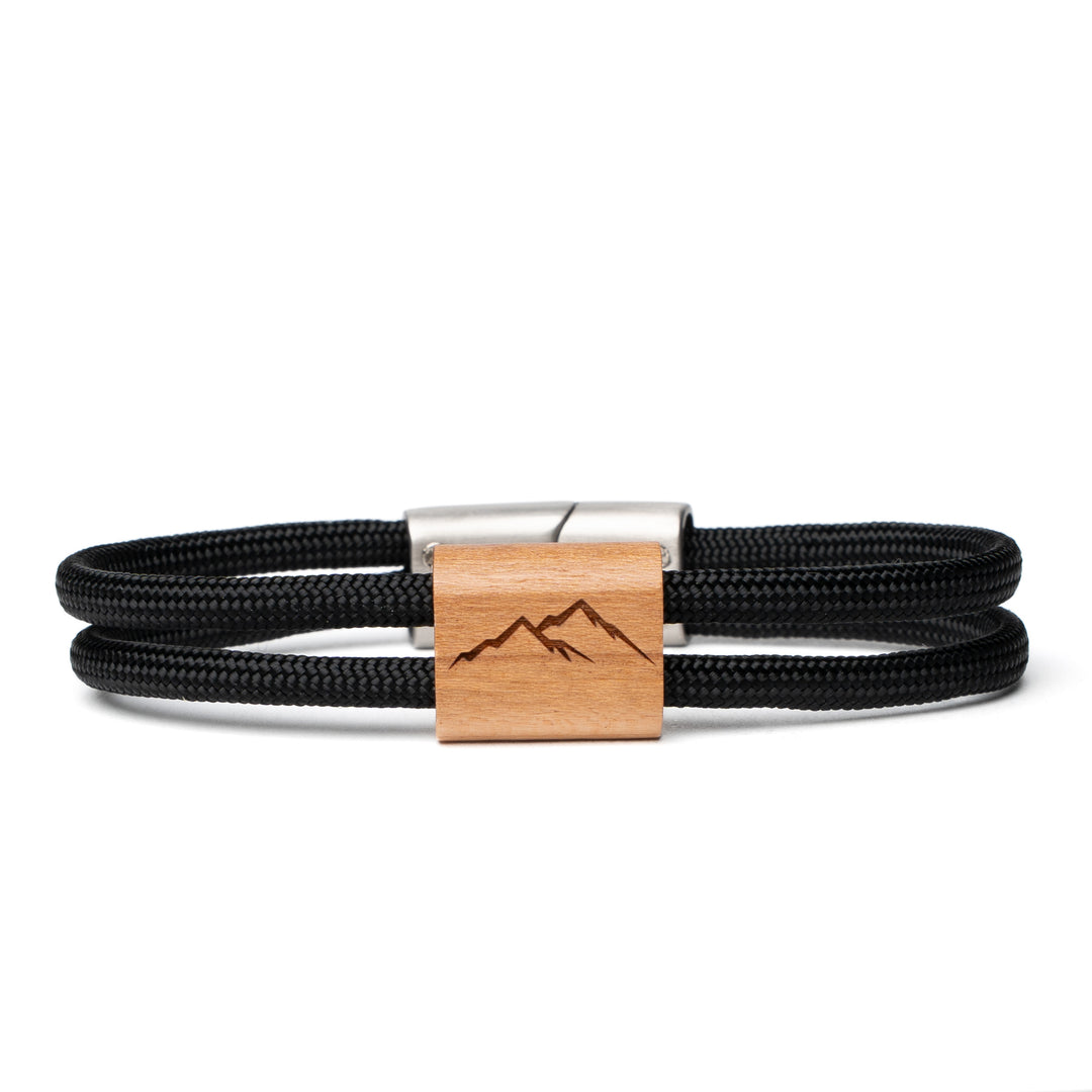 Holzarmband Berge mit schwarzem Paracord und graviertem Holzmotiv
