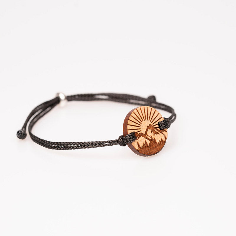 Herren Armband aus Holz mit berg Motiv 