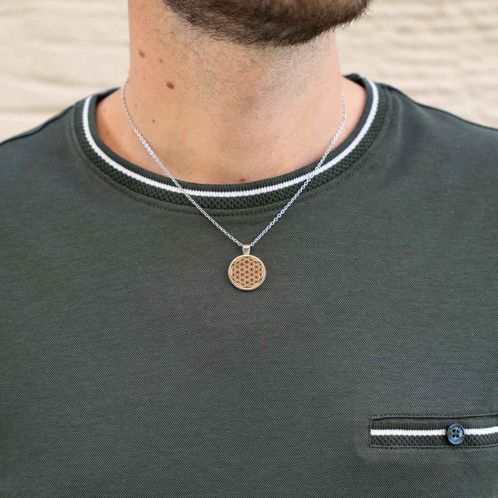 Halskette mit Blume des Lebens – spirituelles Kirschholz-Inlay mit filigraner Gravur