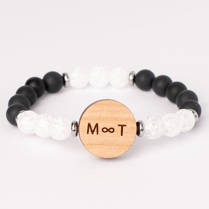 Initialen Unendlichkeit Armband mit Edelsteinen