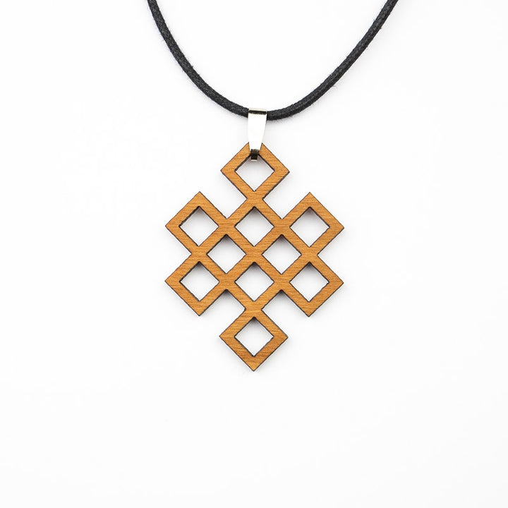 Endlosknoten Amulett Halskette Kirschholz