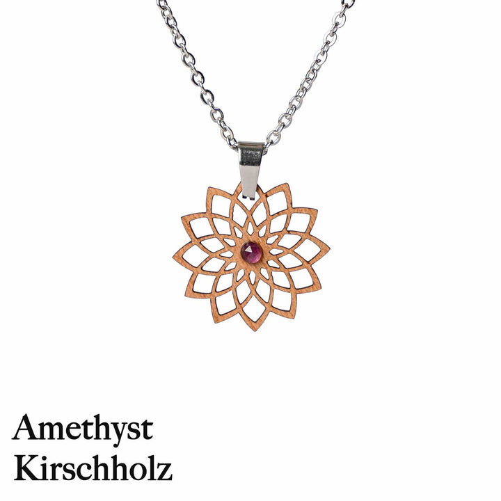 Mandala Amulett aus Kirschholz mit Amethyst
