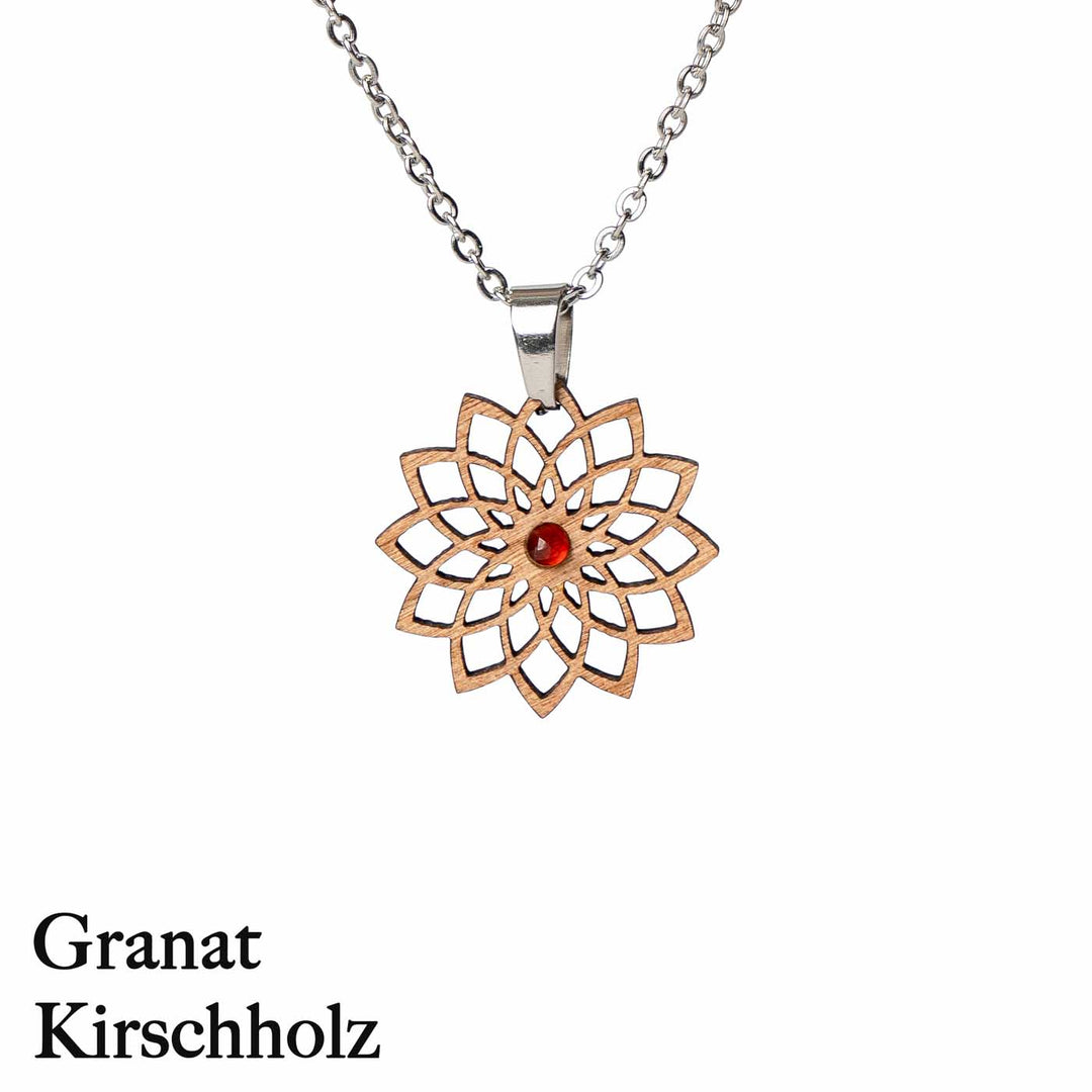 Kirschholz Amulett Mandala mit Granat 