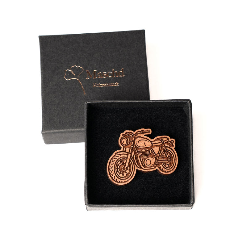 Motorrad Trachtenanstecker in der Verpackunsschachtel