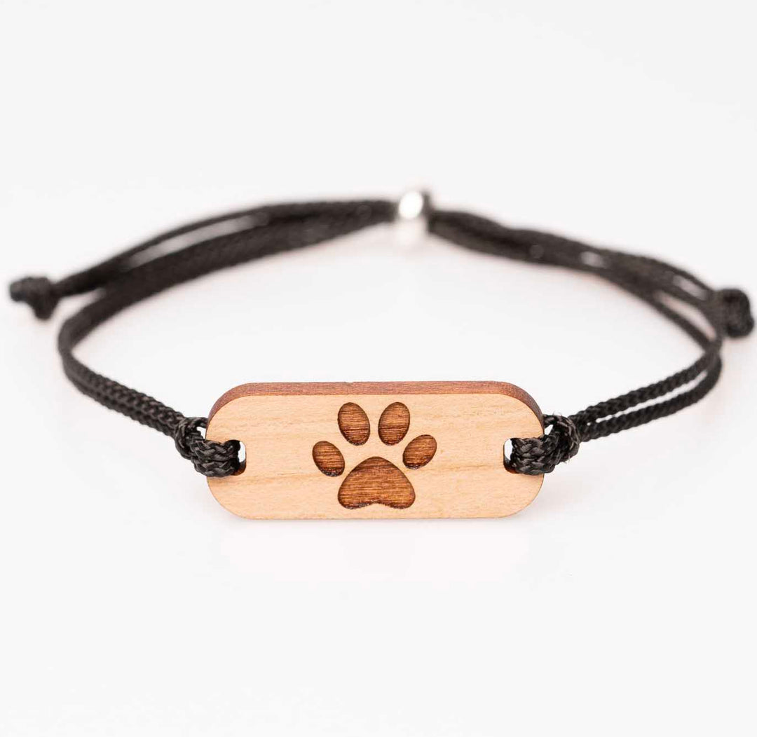 Handgefertigtes Kirschholz-Armband mit Pfotenmotiv, schwarzes Nylonband, individualisierbarer Holzschmuck, tolles personalisiertes Geschenk für Hunde- oder Katzenliebhaber