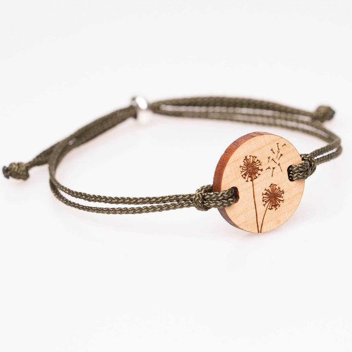 Holzschmuck Armband aus Kirschholz mit einer Pusteblume Graviert 