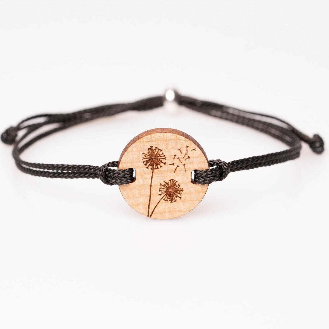 Kirschholz-Armband mit gravierter Pusteblume, schwarzes Nylonband, individualisierbarer Holzschmuck als liebevolles Geschenk für Blumenliebhaber oder als personalisiertes Naturarmband