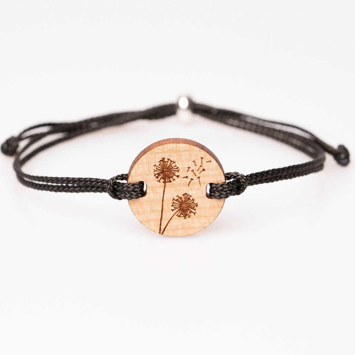 Kirschholz-Armband mit gravierter Pusteblume, schwarzes Nylonband, individualisierbarer Holzschmuck als liebevolles Geschenk für Blumenliebhaber oder als personalisiertes Naturarmband