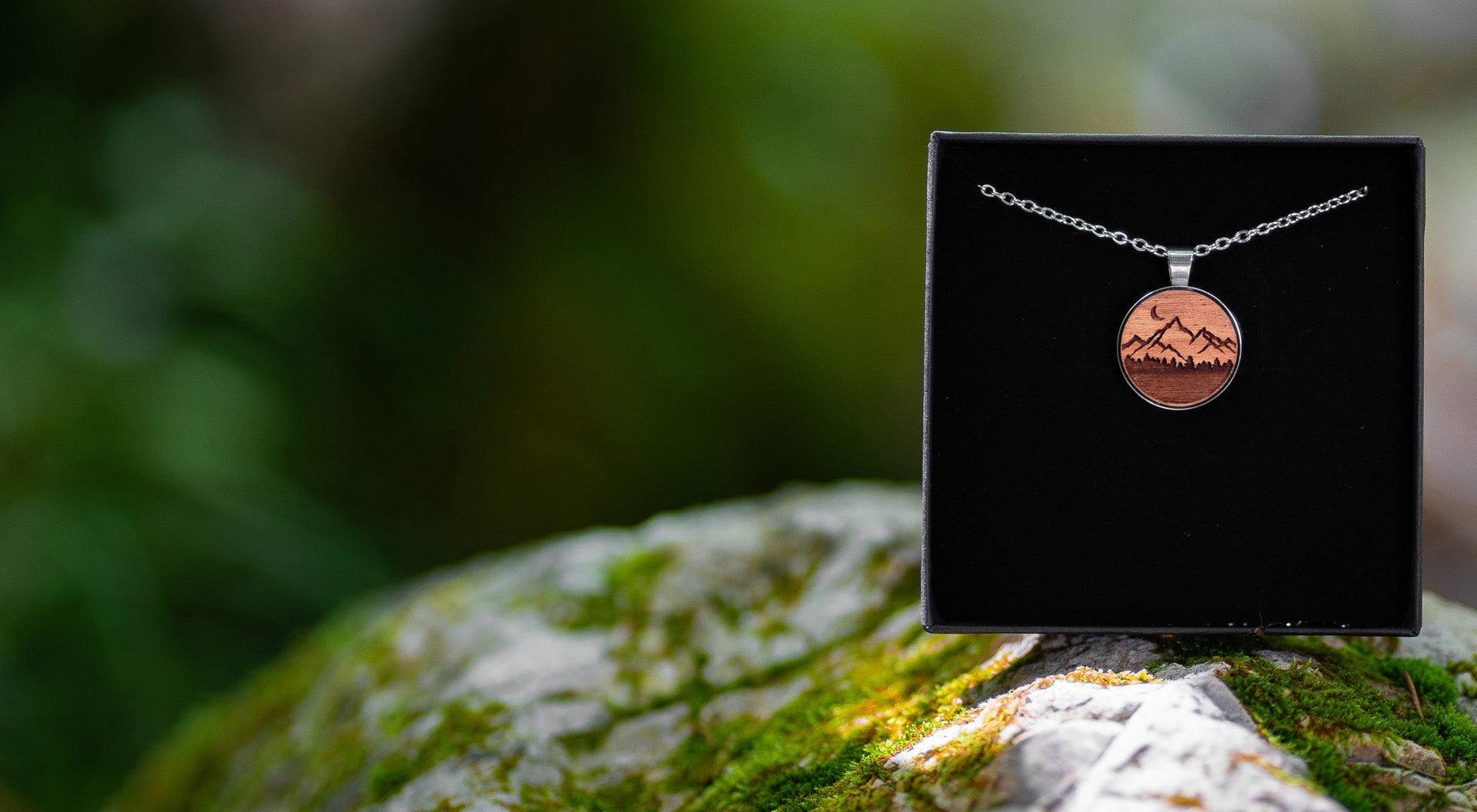 Holzschmuck Halskette aus Kirschholz
