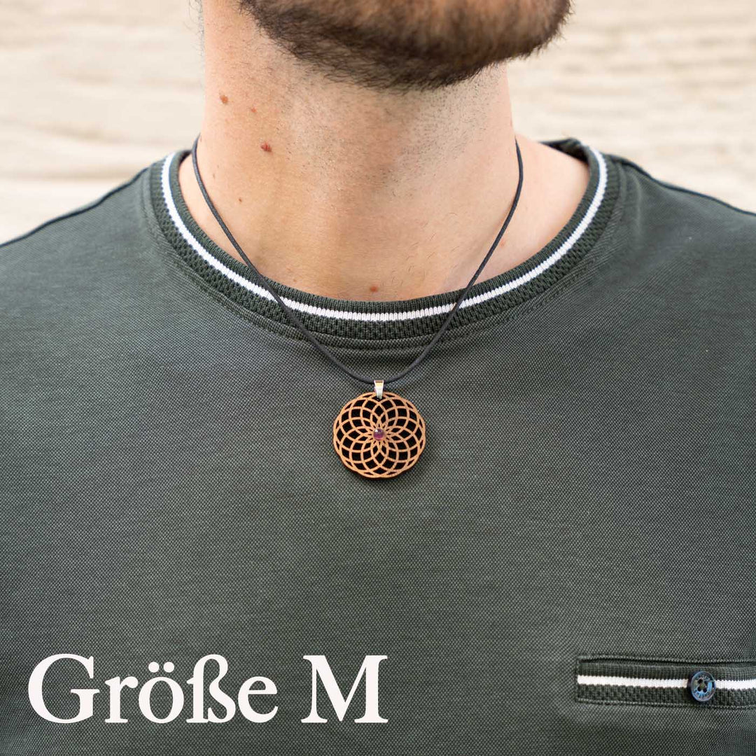Torus Amulett Tragebild Größe M 