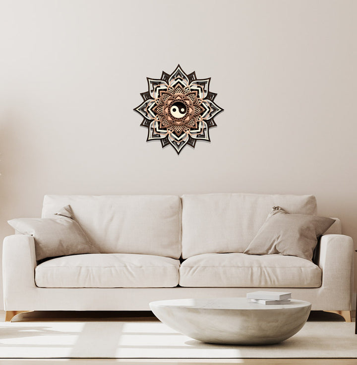 Yin und Yang wandbild  an einer Wohnzimmer Wand 