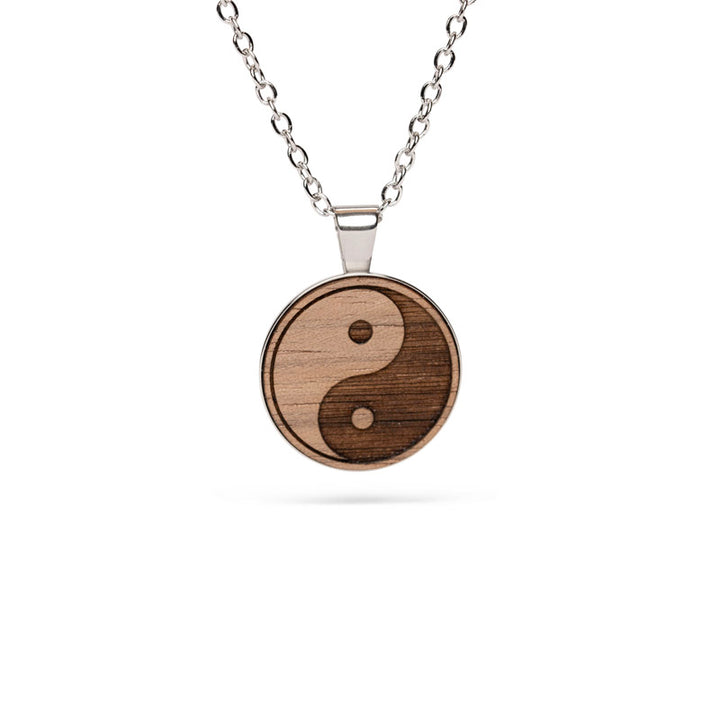 Yin und Yang Halskette aus Holz Nussbaum