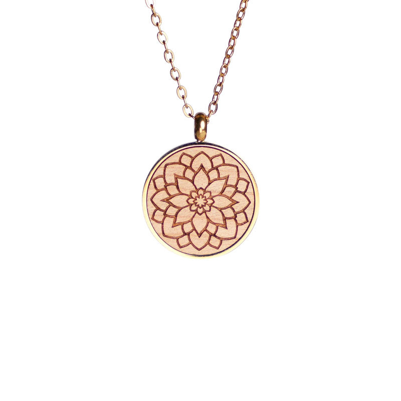 Mandala motiv halskette in kirschholt mir 18k vergoldeter halskette und fassung 