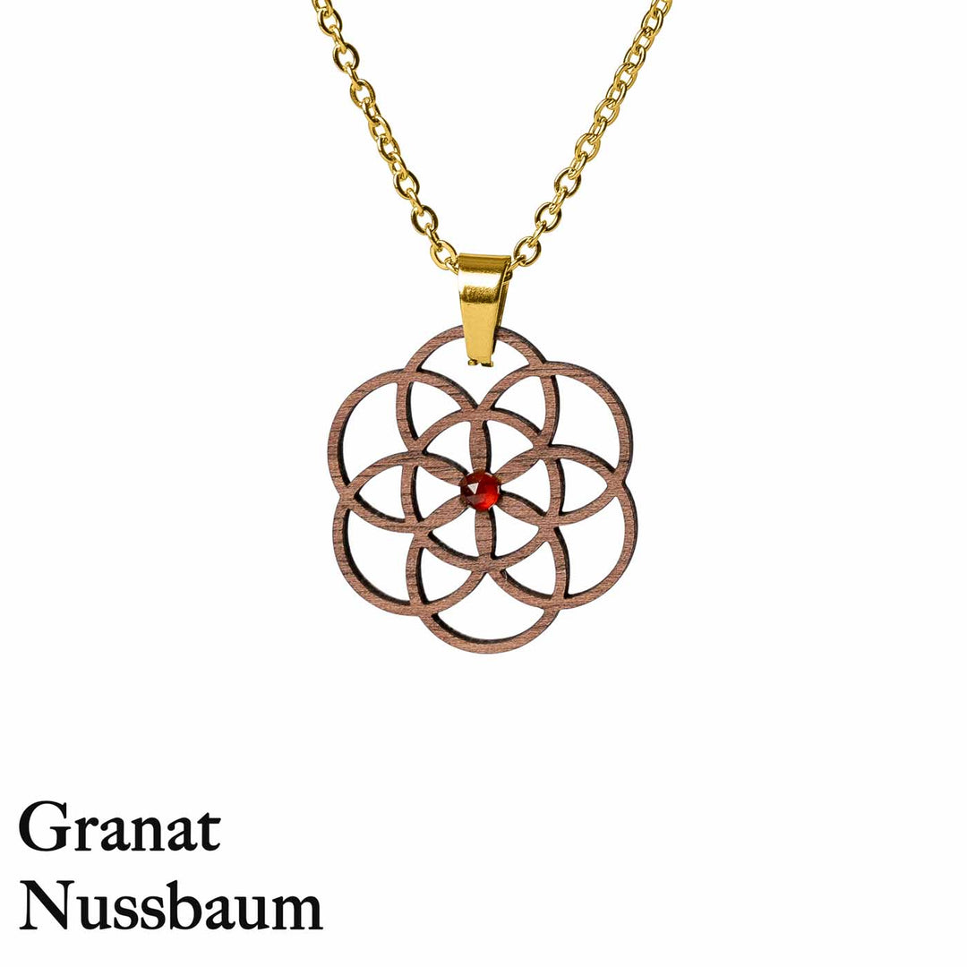 Samend es Lebens Amulett aus Nussbaum mit Granat 