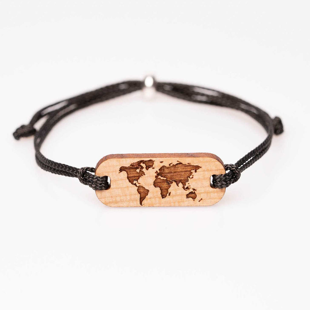  Kirschholz-Armband mit eingravierter Weltkarte, schwarzes Nylonband, als personalisierbarer Holzschmuck für Weltenbummler