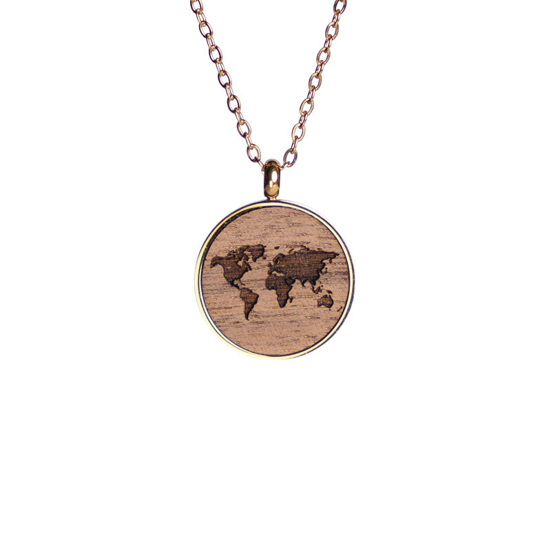 Holzschmuck halskette aus nussbaum mit weltkarten Motiv graviert 