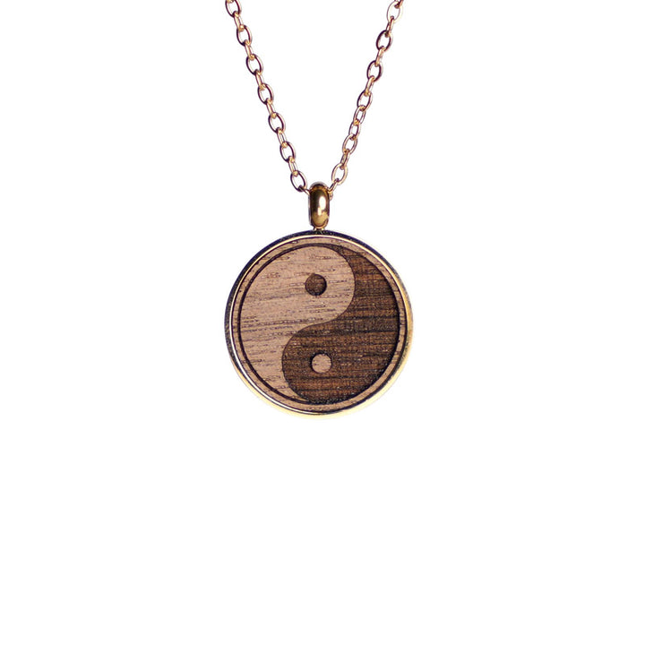 Yin und yang halskette aus nussbaum und 18k vergoldeten fassung so wie halskette 