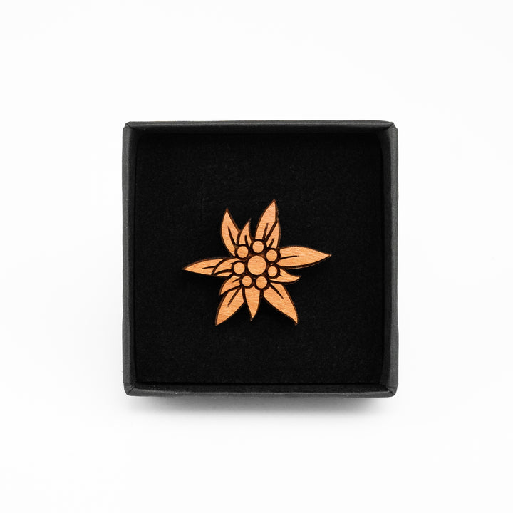 Trachten Brosche Edelweiss Pin  Kirschholz