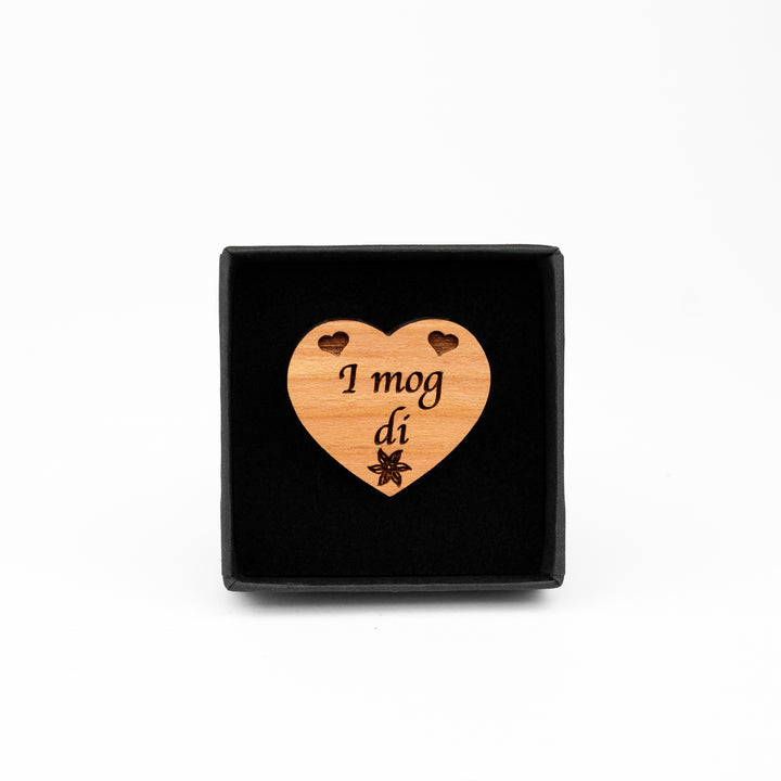 Trachtenbrosche Anstecker Pin aus Kirschholz I mog di